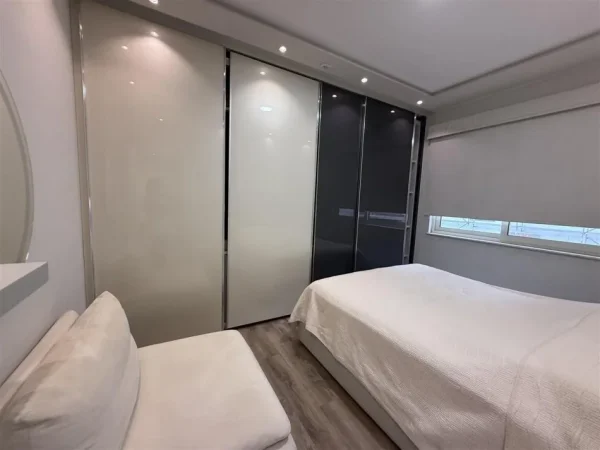 Tirane, jepet me qera apartament Kati 3, 97 m² 700 € (ne zonen e Liqenit te Thate, siper Kopshtit Zoologjik)
