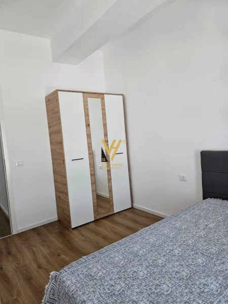 Tirane, jepet me qera apartament 1+1+Ballkon Kati 7, 65 m² 450 € (ALI DEMI)