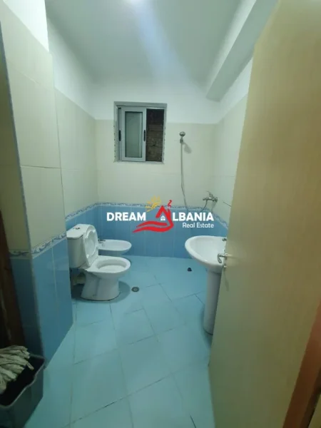 Tirane, jepet me qera apartament 2+1 Kati 2, 77 m² 450 € (ne Fresk prane furre buke Melisa)