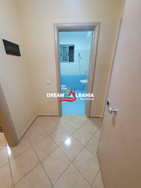 Tirane, jepet me qera apartament 2+1 Kati 2, 77 m² 450 € (ne Fresk prane furre buke Melisa)