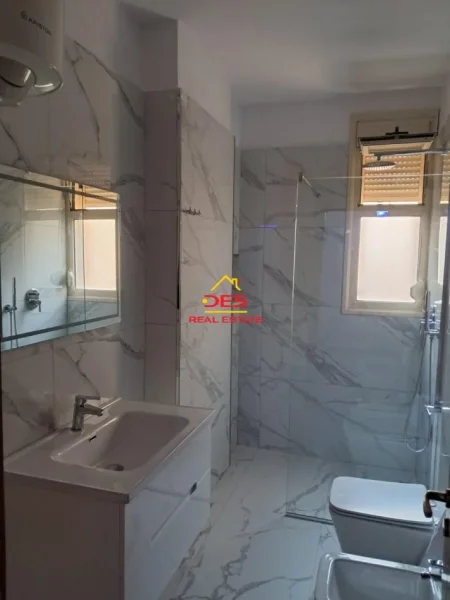 Vlore, shitet apartament 2+1+Ballkon Kati 3, 104 m² (Rruga Murat Tërbaçi)