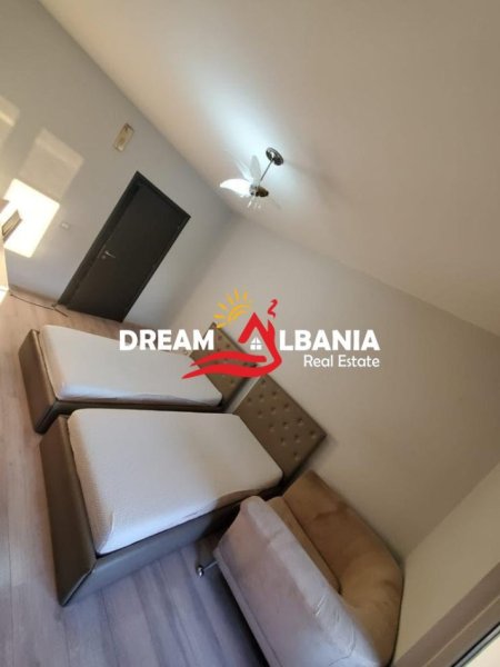 Tirane, jepet me qera apartament 2+1 Kati 4, 80 m² 600 € (Brryli)