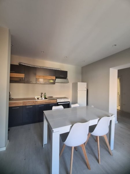 Tirane, shitet apartament 1+1+Aneks+Ballkon Kati 3, 70 m² 140.000 € (selvia)