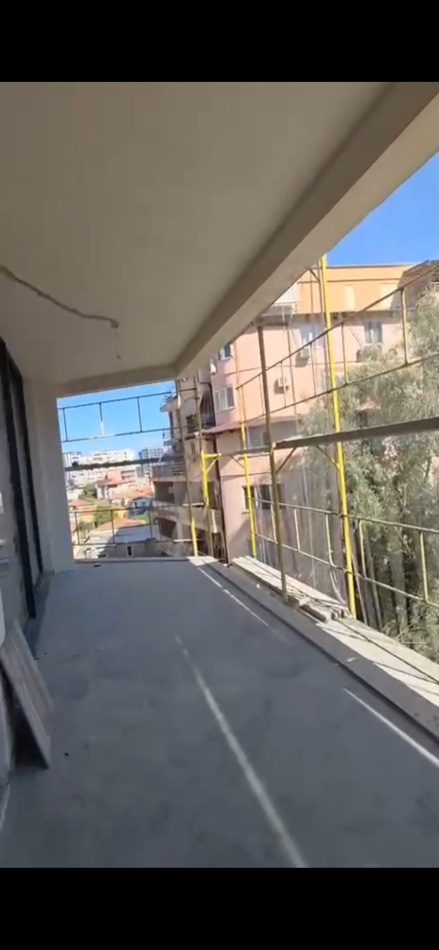 Tirane, shitet apartament 1+1+Ballkon Kati 4, 86 m² 195.500 € (Te Selvia, prane shkolles Servete Maci)