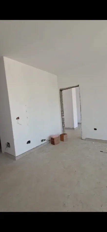 Tirane, shitet apartament 1+1+Ballkon Kati 4, 86 m² 195.500 € (Te Selvia, prane shkolles Servete Maci)