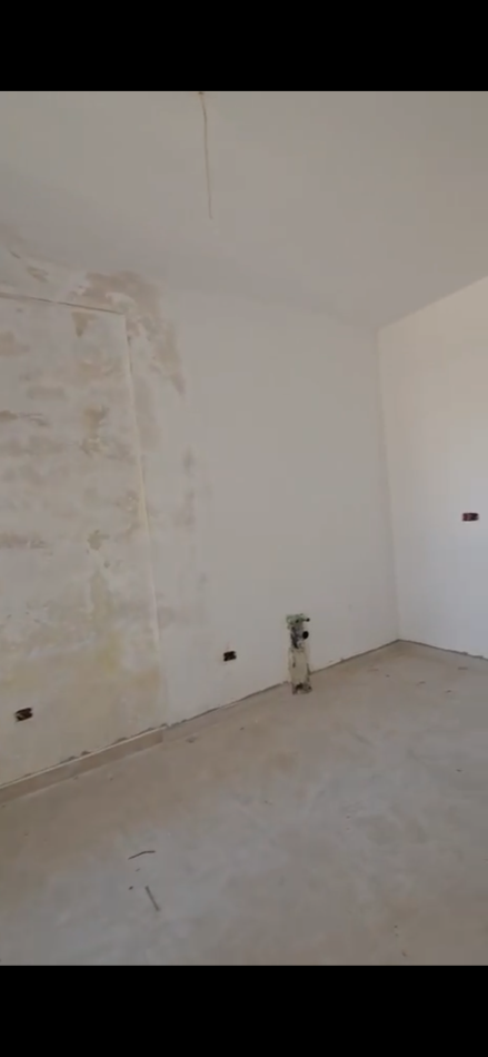 Tirane, shitet apartament 1+1+Ballkon Kati 4, 86 m² 195.500 € (Te Selvia, prane shkolles Servete Maci)
