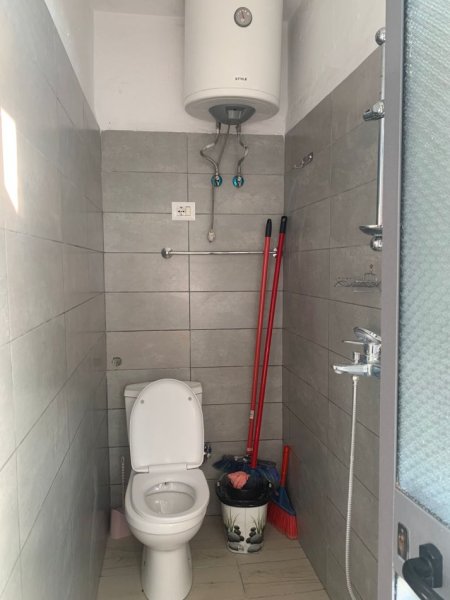 Tirane, jepet me qera garsoniere Kati 5, 50 m² 390 € (Rruga Ferit Xhajko)