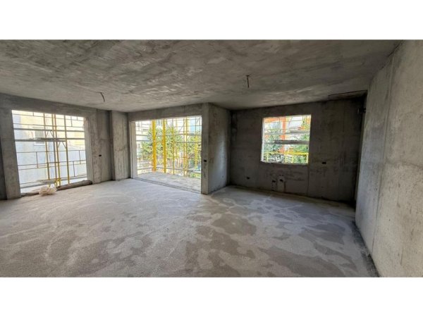 Tirane, shitet apartament 2+1+Ballkon Kati 3, 118 m² 237.000 € 