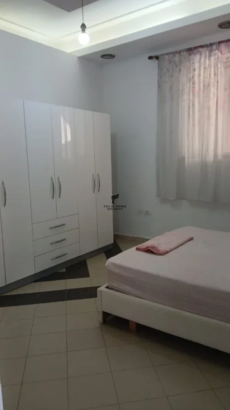 Durres, jepet me qera Vile 2+1 Kati 2, 60 m² 400 € (NENSTACIONI ELEKTRIK)