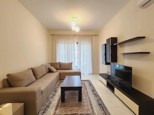 Tirane, jepet me qera apartament 2+1+Aneks+Ballkon Kati 3, 600 € (rruga e kavajes)