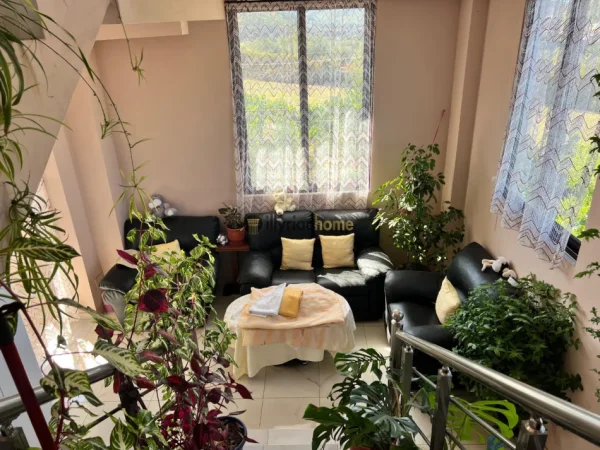 Shqiperi, jepet me qera shtepi 2 Katshe , 1800 m² 2.500 € (Vishaj, Tirane)