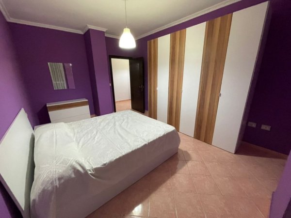 Tirane, jepet me qera apartament 2+1 Kati 3, 110 m² 500 € (Yzberisht)