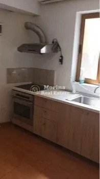 Tirane, jepet me qera garsonier Kati 1, 38 m² 300 € (Ali Demi)