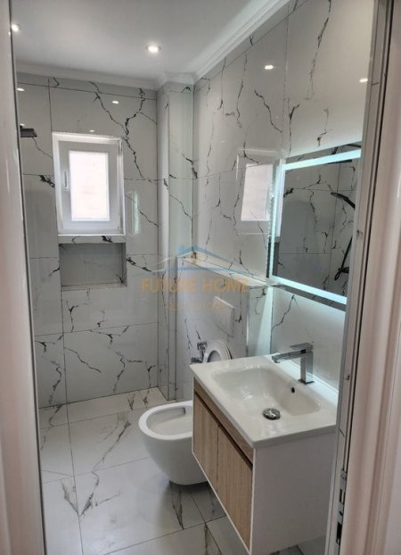 Tirane, shes apartament 1+1+Ballkon Kati 4, 51 m² 95.000 € (Porcelan)
