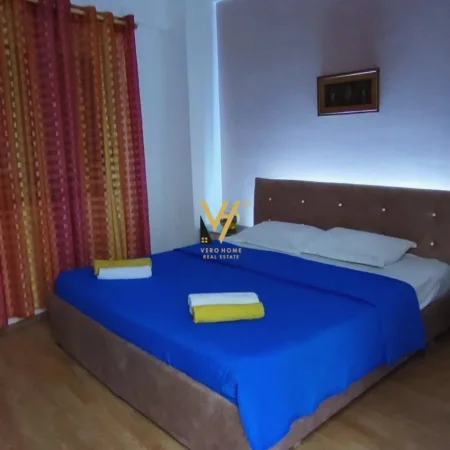 Tirane, jepet me qera apartament 1+1+Ballkon Kati 1, 60 m² 480 € (ISH PARKU)