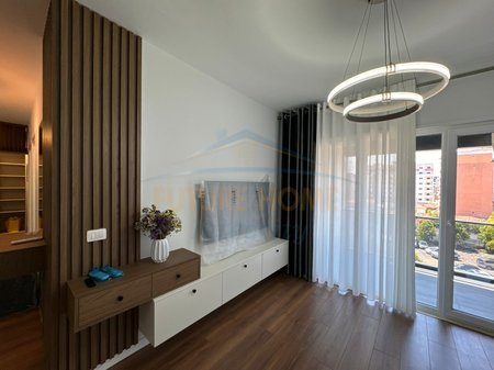 Tirane, jepet me qera apartament 2+1 Kati 3, 91 m² 850 € 