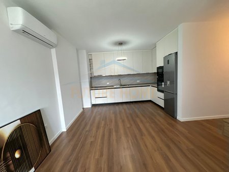 Tirane, jepet me qera apartament 2+1 Kati 3, 91 m² 850 € 