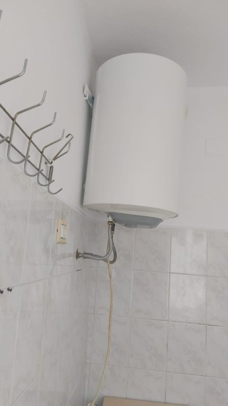 Tirane, jepet me qera Shtepi 1+1 Kati 0, 62 m²