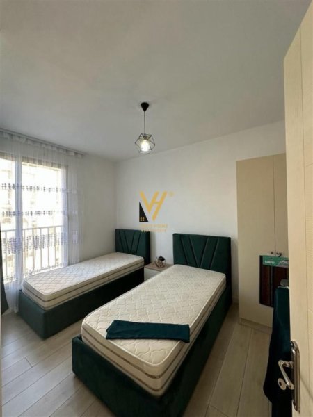 Tirane, jepet me qera apartament 2+1+Ballkon Kati 9, 105 m² 650 € (ISH FUSHA E AVAIACIONIT)