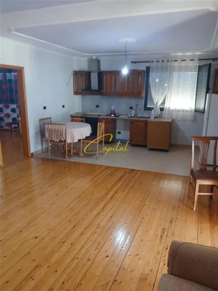 Tirane, jepet me qera apartament 2+1 Kati 4, 110 m² 400 € (SELITE)