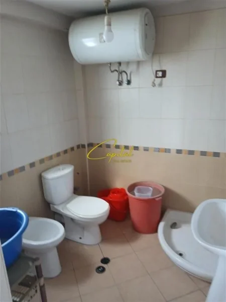 Tirane, jepet me qera apartament 2+1 Kati 4, 110 m² 400 € (SELITE)