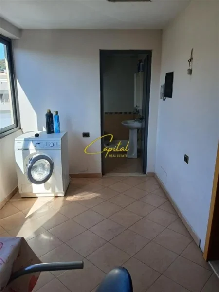 Tirane, jepet me qera apartament 2+1 Kati 4, 110 m² 400 € (SELITE)