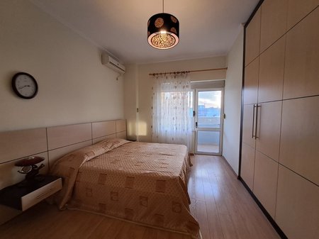 Tirane, jepet me qera apartament 2+1 Kati 7, 97 m² 750 € 