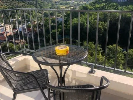 Tirane, shitet apartament 1+1 Kati 5, 65 m² 97.000 € (Fresku)