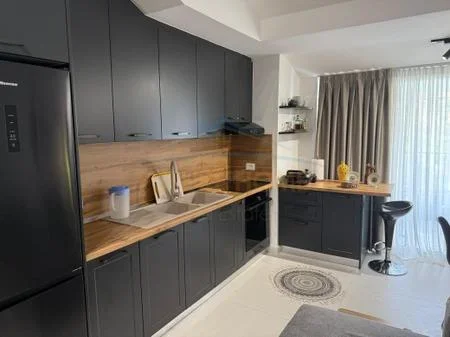 Tirane, shitet apartament 1+1 Kati 5, 65 m² 97.000 € (Fresku)