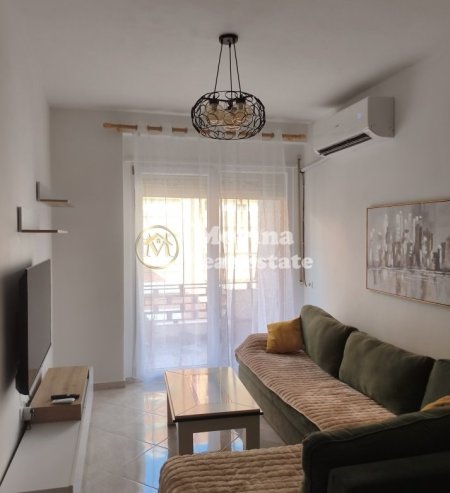 Tirane, jepet me qera apartament 2+1 Kati 7, 80 m² 500 € (Golden Park)