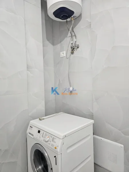 Tirane, jap me qera apartament 1+1+Ballkon Kati 7, 61 m² 410 € (Ali Dem, kompleks Kaimi)