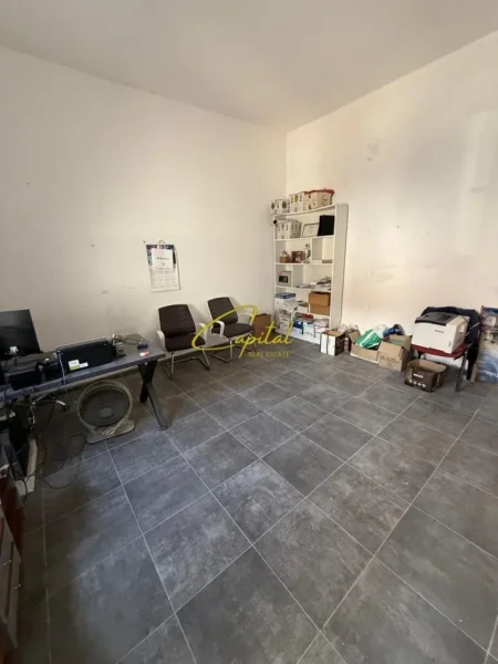 Tirane, jepet me qera magazine Kati 0, 520 m² 2.000 € (RRUGA SIRI KODRA)