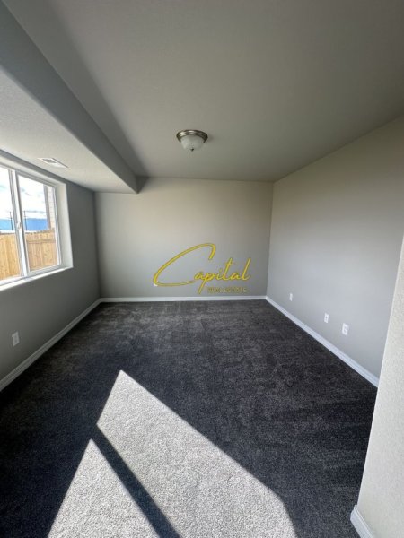 Tirane, jepet me qera ambjent biznesi Kati 1, 130 m² 1.200 € (ISH BLLOKU)