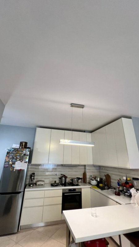 Tirane, shitet apartament 1+1 Kati 1, 82 m² 98.000 € (Fresku)