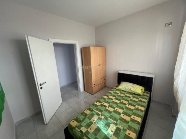 Tirane, jap me qera apartament 3+1 Kati 2, 85 m² 500 € (Fresku)