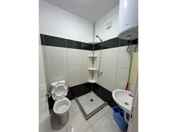 Tirane, jap me qera apartament 3+1 Kati 2, 85 m² 500 € (Fresku)