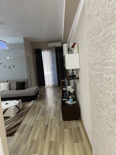 Tirane, jepet me qera apartament 2+1+Aneks+Ballkon Kati 8, 117 m² 550 € (Teodor Keko perball Oslo Bar)