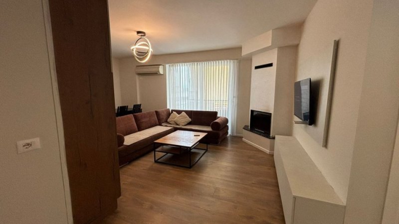 Tirane, jepet me qera apartament 2+1+Ballkon Kati 6, 100 m² 650 € (Rruga 5 Maji)