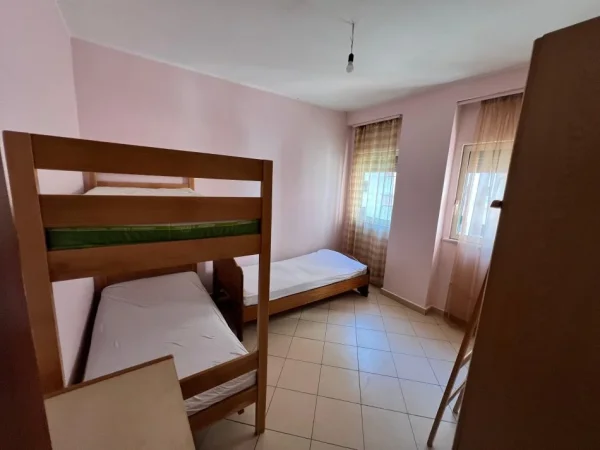 Tirane, jepet me qera apartament 1+1 Kati 3, 450 € 