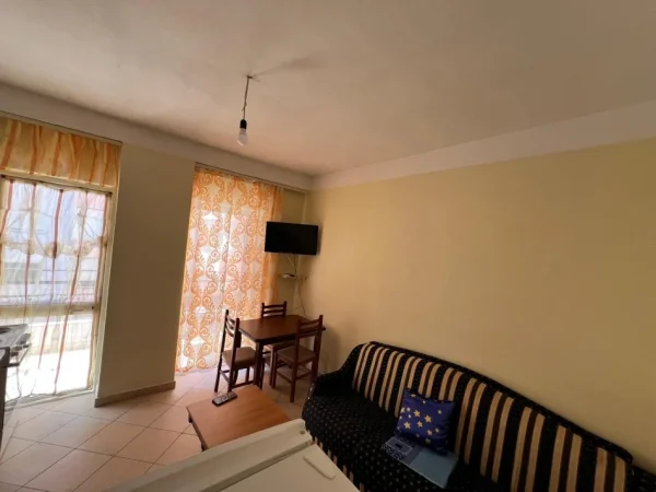 Tirane, jepet me qera apartament 1+1 Kati 3, 450 € 