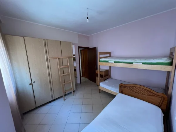 Tirane, jepet me qera apartament 1+1 Kati 3, 450 € 