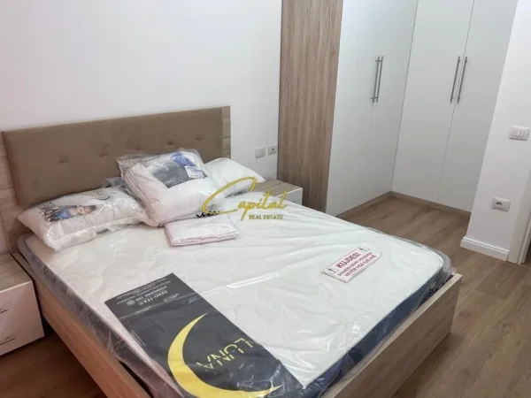 Tirane, jepet me qera apartament 2+1 Kati 6, 90 m² 450 € (FRESKU)