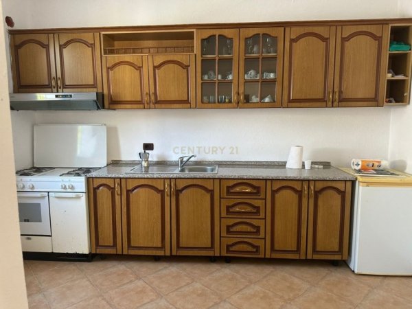 Tirane, jap me qera shtepi 2+1 Kati 1, 100 m² 400 € (Spitali Ushtarak)