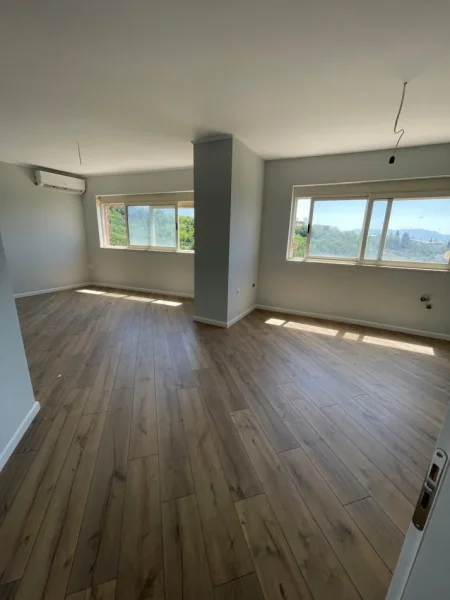Tirane, shitet apartament 2+1 Kati 3, 124.000 € 