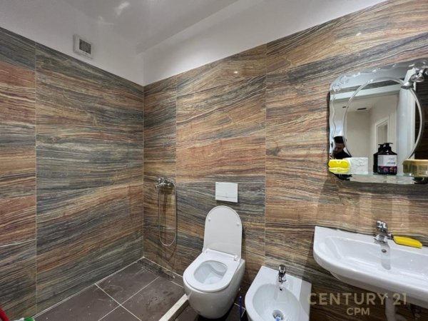 Tirane, jap me qera apartament 2+1 , 102 m² 600 € (Grand Gallery)