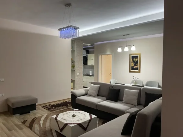 Tirane, jepet me qera apartament 2+1+Ballkon Kati 8, 115 m² 550 € (Astir, Bar Oslo)