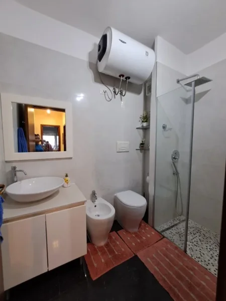 APARTAMENT 2+1 ME QERA ,PAZARI I RI