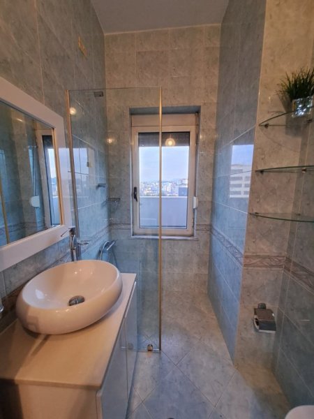 APARTAMENT 2+1 ME QERA ,PAZARI I RI