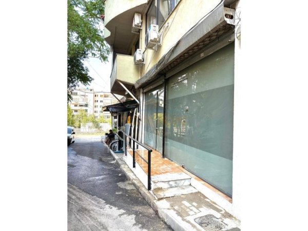 0683487469 Tirane, jepet me qera ambjent biznesi Kati 0, 65 m² 600 € (Kodra e Diellit , Rruga Shkelqim Fusha)