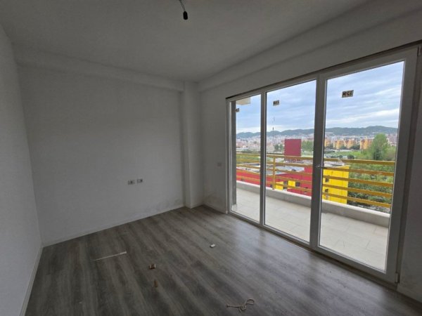 Tirane, shitet apartament 3+1+Ballkon Kati 8, 144 m² 223.500 € 